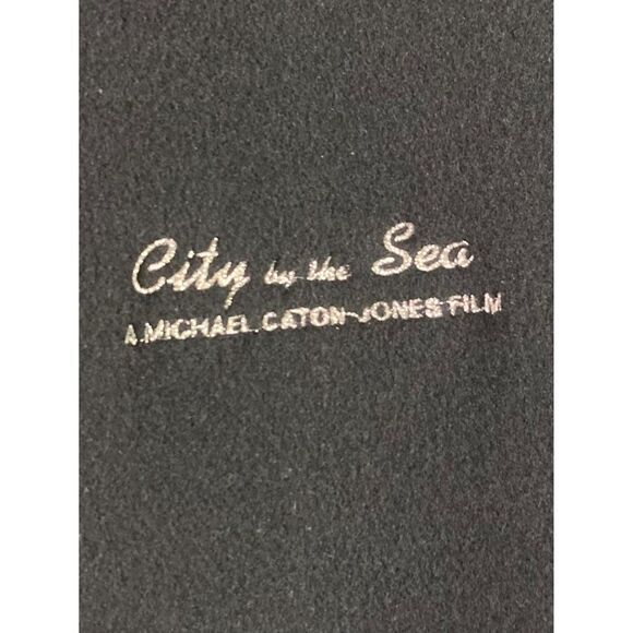 City by the Sea Movie Crew Vest English Bay 2002 Robert De Niro Film Fleece M - Picture 2 of 8